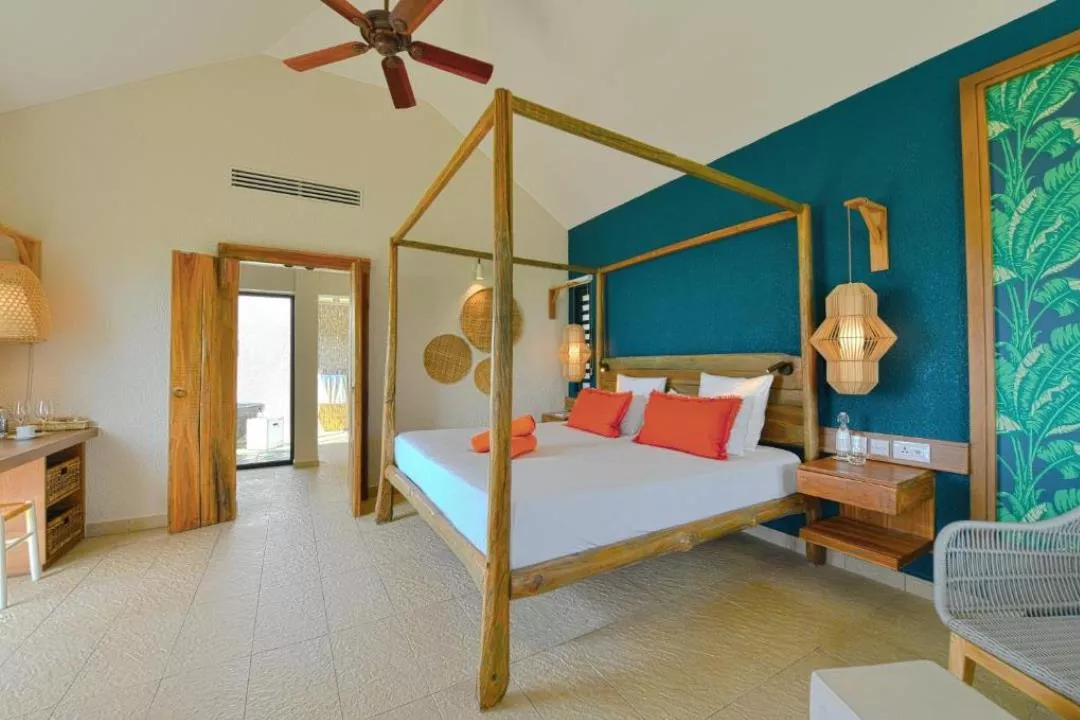 Superior Ocean Room (2 Adults + 1 Child (3-11))